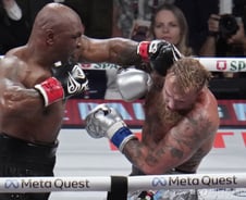 [IT썰]"타이슨 엉덩이, 버퍼링만 봤다"…화제의 복귀전, 무슨 일?