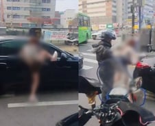 [단독]"경찰 불러"…본인 벤츠 부수고 욕설한 20대女 입건