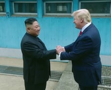 "트럼프, 김정은과 직접 대화 검토"…정부 "한미 긴밀한 공조"