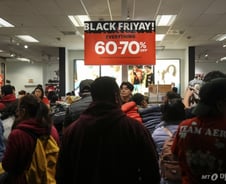 '블랙 프라이데이'에 증시 강세…다우·S&P 사상 최고치 [뉴욕마감]