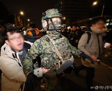 "전공의 처단" vs "망상"…망망대해로 떠밀려간 '의정 대화 테이블'