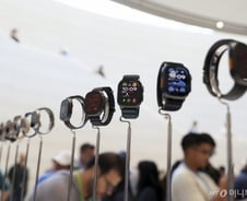 [IT썰] 이번엔 진짜?…애플워치, 내년 혈압 측정 기능 탑재한다