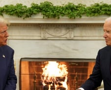 바이든, 트럼프 향해 "높은 보편관세 부과는 중대한 실수"