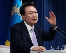 [단독]尹 "문 부수고 끄집어내" 지시 폭로에 與의원들 "더 못 버틴다"