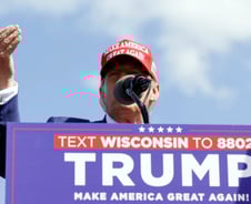 '입국 금지령' 내릴라…미 대학들 "유학생, 트럼프 취임 전 돌아오라"