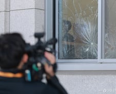 "온 국민 트라우마 치유, 尹 퇴진만이 답" 정신과 의사 510명 시국선언