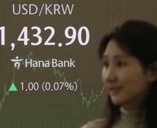 "불확실성 그나마 줄었지만"…돌다리 두드리는 정유·화학·조선