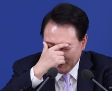 집권 3년도 안돼 탄핵소추된 윤 대통령…4대개혁 동력 상실, 국정마비 현실화