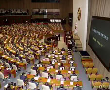 대왕고래·체코원전 산업정책 향방은…예산 삭감 속 좌초 우려도