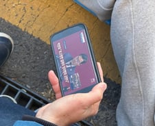 국회 앞 탄핵가결 순간 "만세!"…감싸 안고 눈물 "이제 집에 가자"[영상]