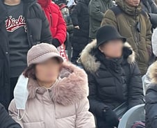 "아…" 尹 탄핵 가결, 광화문 일대 침묵…눈물 흘린 시민들