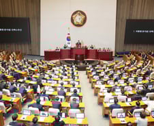 尹탄핵에 분주한 대응…15일 긴급경제관계장관회의·F4회의 개최