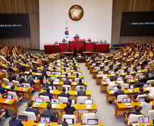 尹 탄핵 가결에, 쟁점법안들 표류…ICT업계 '앞날'은