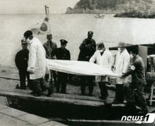 출항 전부터 갸우뚱…제주 귤 잔뜩 실은 배, 326명 품고 바닷속 침몰[뉴스속오늘]