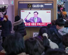 한은 "이번 탄핵 경제 영향, 과거와 달라…여·야·정 적극 대응해야"