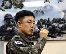 경찰, '내란 혐의' 문상호 정보사령관·노상원 전 정보사령관 긴급체포