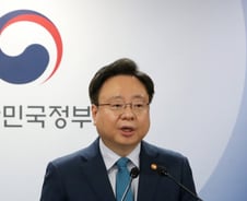 "내년에도 안 돌아가" 의사 복귀 미지수인데…정부 '플랜B' 실체 있나