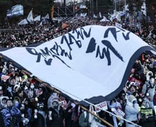 비상계엄→탄핵까지 11일 '성질급한 민족'... "국가번호도 +82"