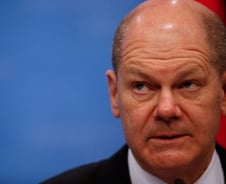 트럼프 오는데…휘청이는 유럽, 프랑스 이어 독일 정부도 깨진다