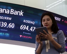 탄핵안 통과에도 하락한 코스피…"FOMC 경계감 커진다"