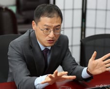 '尹탄핵 찬성' 김상욱 "당에 생긴 '극우'라는 암 고쳐야죠"[인터뷰]