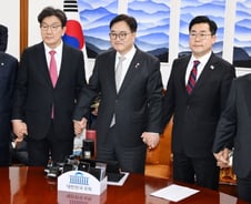 [광화문]에어포켓속 대한민국호의 골든타임