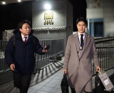 대통령실 경호처 "경찰 용산 압수수색, 군사기밀이라 협조 못해"