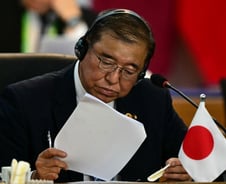 이시바, 트럼프와 취임 전 회담? "1월 중순 제안받아, 조율 중"