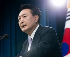 "수사보다 탄핵심판 먼저"...윤 대통령, '버티기' 악수될까?