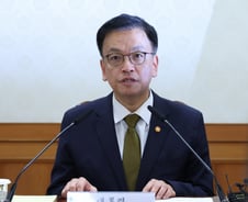 "최상목 '윤 대통령 탄핵 기정사실'이라 해"…기재부 "발언한 적 없어"