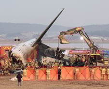 '몸통 착륙' 시도하다 '무안공항 참사'…해외 사고는 어땠나