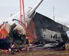 "조류 때문? 충돌 전 랜딩기어 나왔어야"…비행영상 속 미스터리