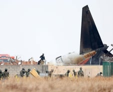 항공 전문가 "이런 높이 둔덕 처음 봐…없었다면 폭발 덜 했을 것"