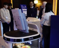 서빙로봇·키오스크 렌탈비 70% 지원…폐업지원 최대 400만원