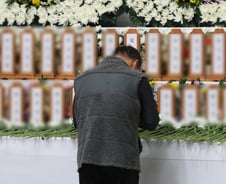 "대학 합격 기념이었는데"…의좋은 형제 한꺼번에 잃은 학교도 비통