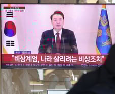 '헌정사 초유' 尹대통령 체포영장 발부…공수처 수사권 논란 일단락