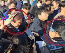 '내가 이재명' 왕관 쓴 남성 순식간에 습격…아찔했던 당시 현장[뉴스속오늘]