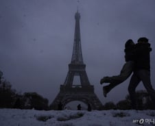 [IT썰]"이 사진 보여주고 첫 대화는…" 데이트 코치하는 AI 등장