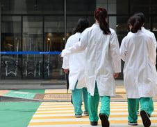 "천천히 가도 끝까지 간다"…'의료개혁' 고삐 죄는 정부, 남은 과제는