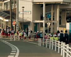 일본의 어린아이들은 왜 지하철을 혼자 타는가? [PADO]