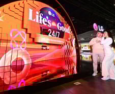 OLED샹들리에·TV동굴…'공감지능' LG전자가 만든 미래