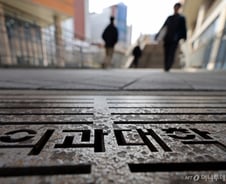 휴학 의대생들 "올해도 안 돌아가"…2년치 신규 의사 '씨' 마를 판