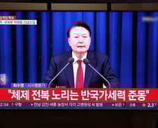 계엄사태 전보다 급등한 尹 지지율 왜?…朴 탄핵 국면과 다른 점은