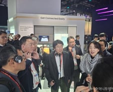 LG전자 '틔운' 독주 끊나…삼성 CES 전시 등장한 지원군 정체