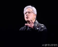 젠슨황이 꿈꾸는 '피지컬 AI' 미래…현실로 이끌 바로 '이것'