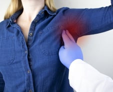 "추가 전이 가능성 3배" 유방암 환자, 수술 전 항암치료 때 봐야 할 '이곳'