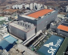 [단독]SK하이닉스, 2월 10나노급 6세대 D램 세계 최초 양산