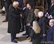 미국증시는 다시 골디락스존으로…금융주 트럼프 수혜 [뉴욕마감]