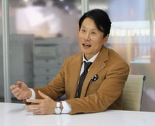 150인치 대화면을 거실에서…"홈프로젝터 120% 성장 목표"