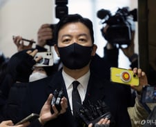 尹측 "대통령 총기사용 검토 지시 사실아냐…경계근무 강화"